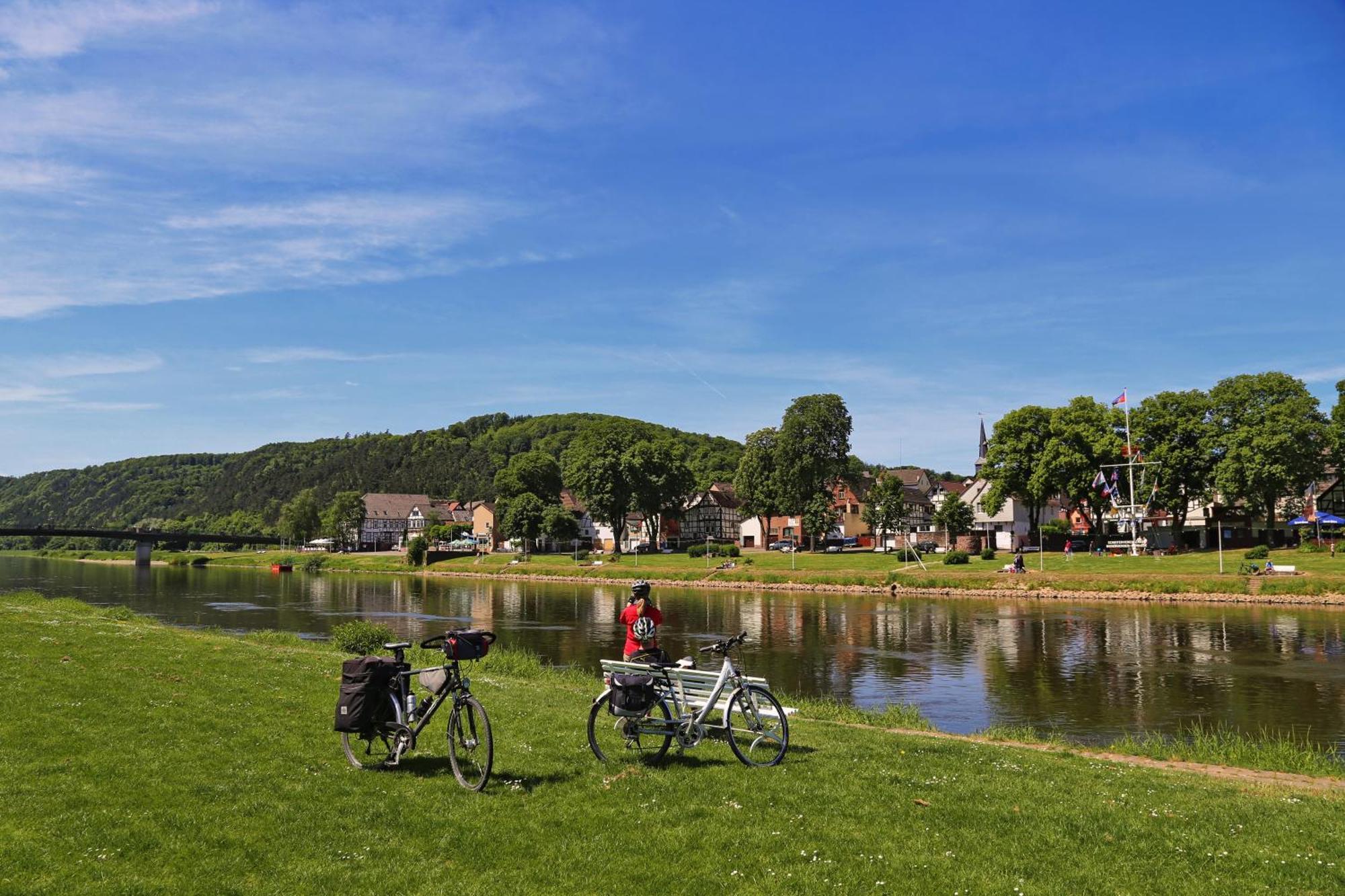 Ferienwohnungen Am Weserstrand โบเดนแวร์เดอร์ ภายนอก รูปภาพ